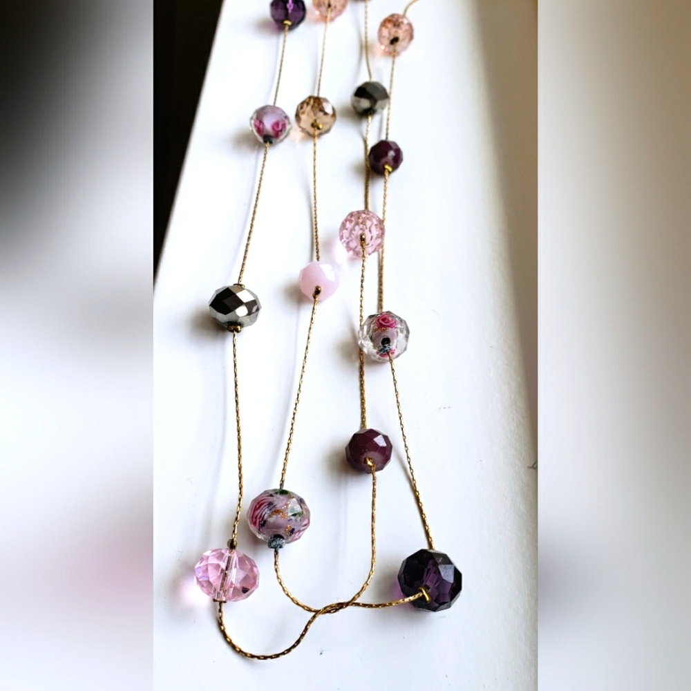 Ali-Kahn New York, single strand gold chain with unique, beautiful beads 25" EUC
